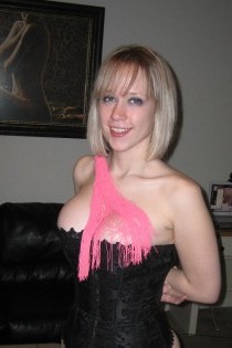 , 25  female escort, saquenay